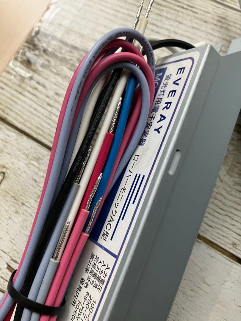 EVERAY 蛍光灯用電子安定器　VF402