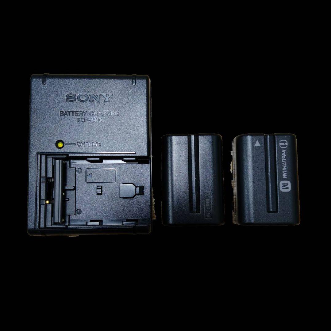 美品SONYα57トリプルズームレンズキット