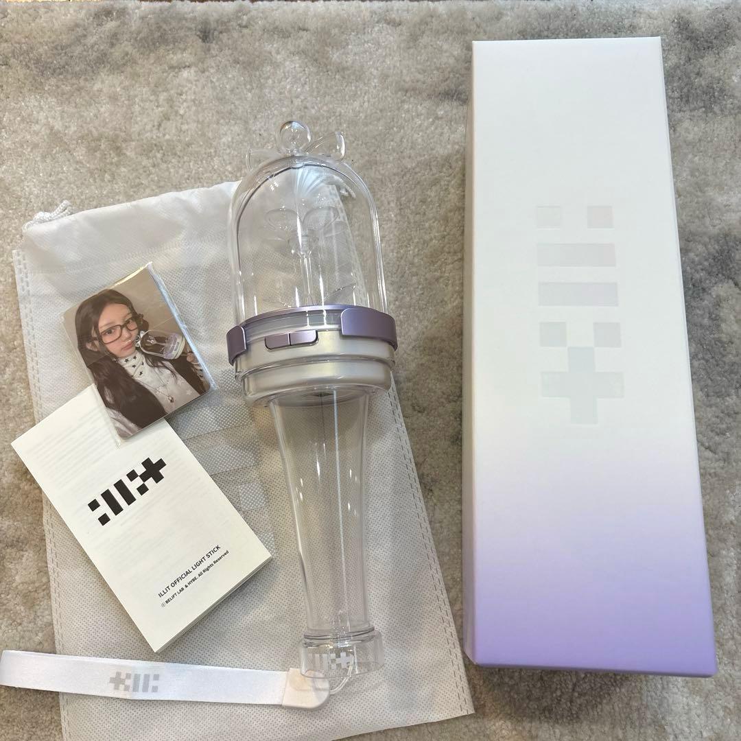 【新品未使用】ILLIT 公式ペンライト　アイリット　トレカ５枚付　ウォンヒ