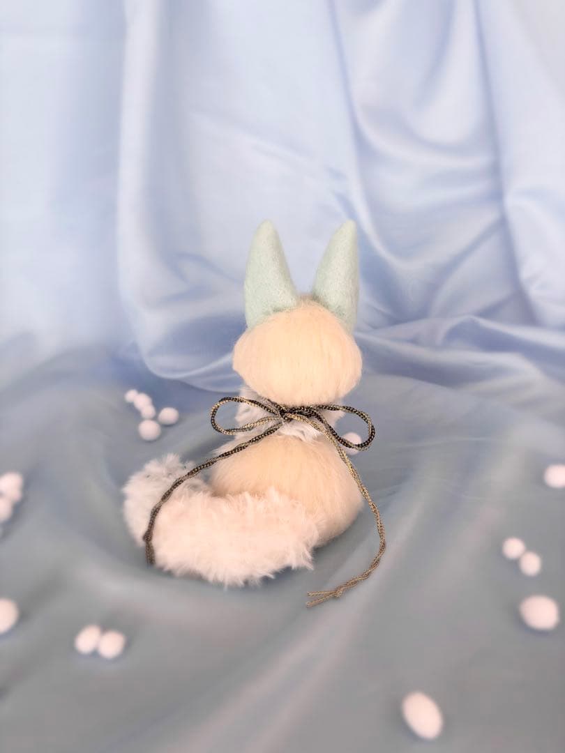 ふわふわゆきんこ狐ちゃん　ハンドメイド　羊毛フェルト　キツネ ぬいぐるみ