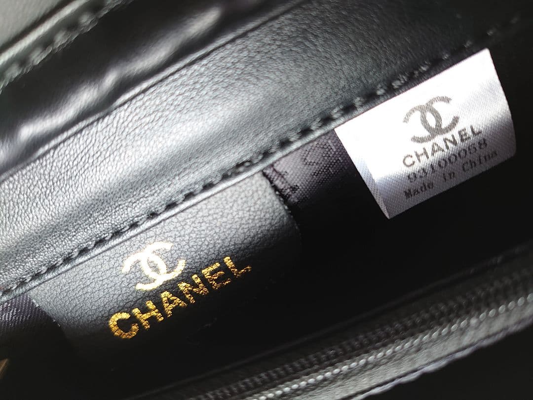 CHANEL ブラック　ミニバッグ