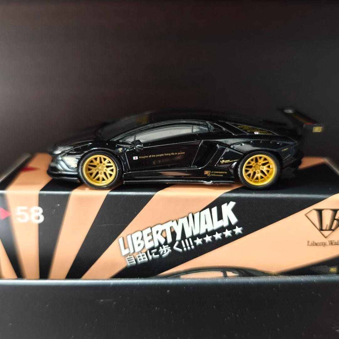 MINI GT LB★WORKS ランボルギーニ アヴェンタドール ブラック 右