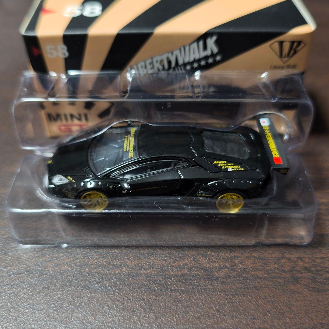 MINI GT LB★WORKS ランボルギーニ アヴェンタドール ブラック 右