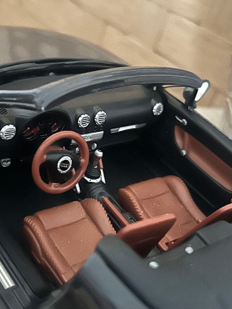 Maisto（マイスト）製の1/18スケール アウディ TT ロードスター