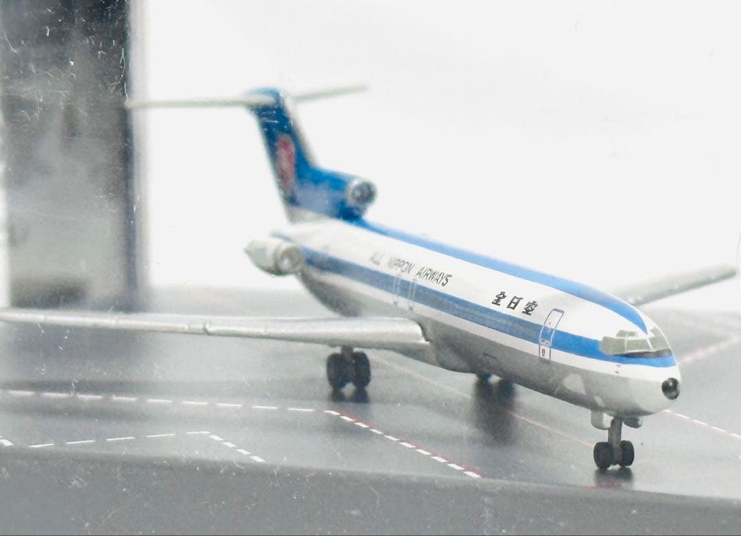 全日空商事 1/500 B727-200エプロンジオラマ NH50012