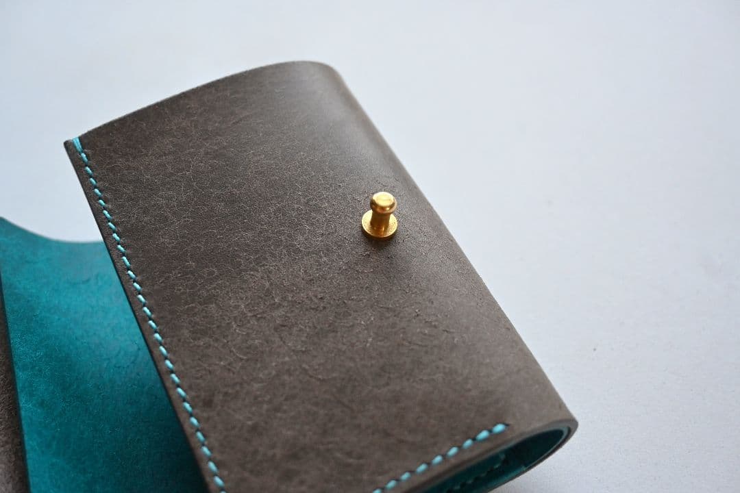 お札を折らない三つ折り財布【グレー×ターコイズ】ミニ財布　イタリアンレザー