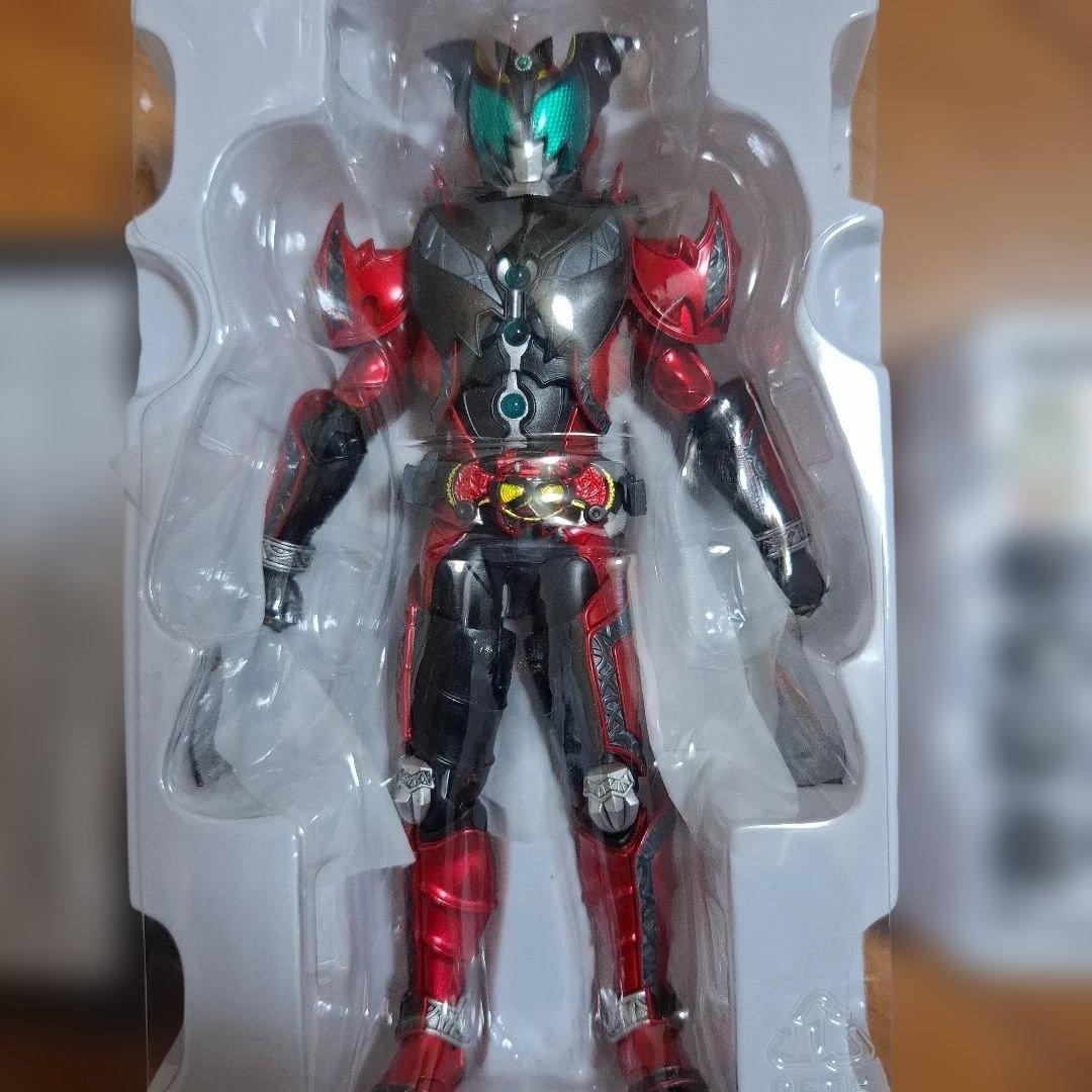 S.H.Figuarts（真骨彫製法） 仮面ライダーダークキバ