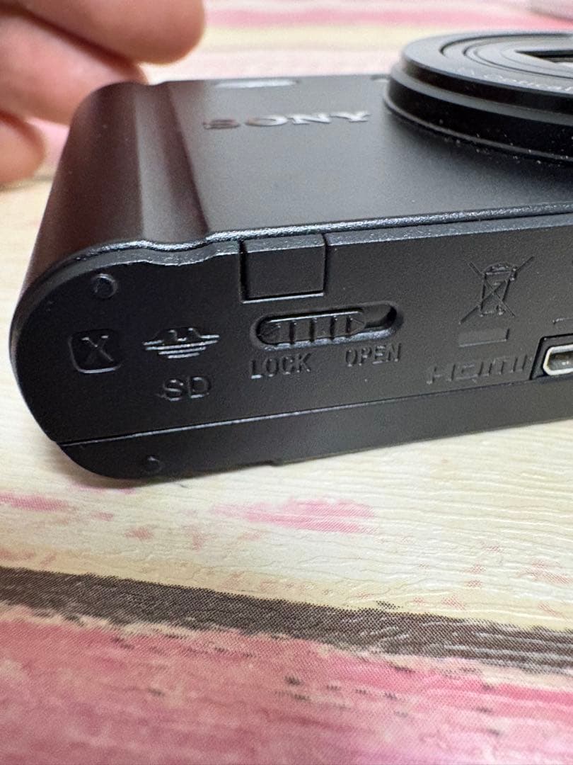 SONY Gシリーズ 20倍光学ズーム コンパクトカメラ　純正ケース付け