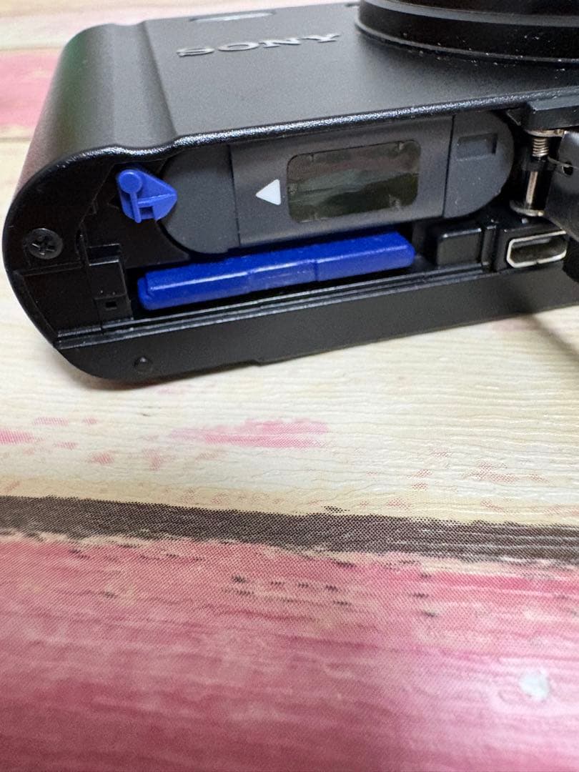 SONY Gシリーズ 20倍光学ズーム コンパクトカメラ　純正ケース付け