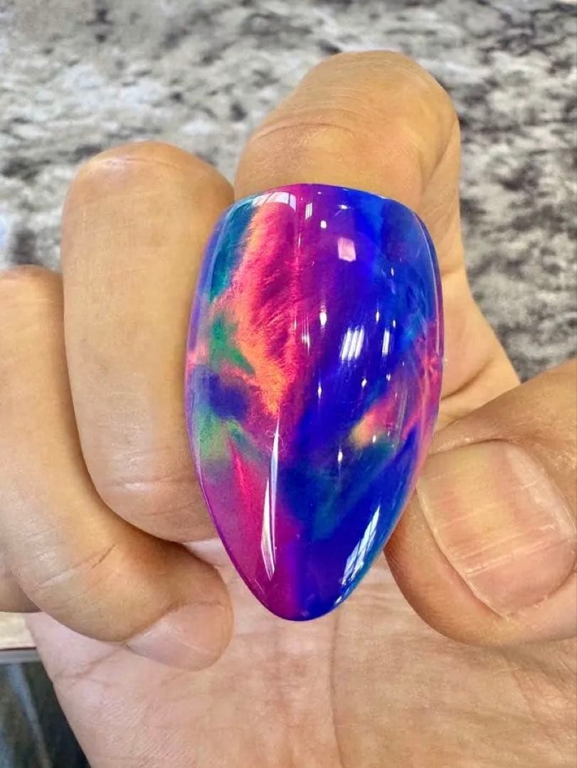 沖縄三線　人工オパールバチ　青紫の中に虹色が輝いてます