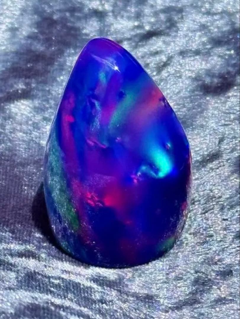 沖縄三線　人工オパールバチ　青紫の中に虹色が輝いてます