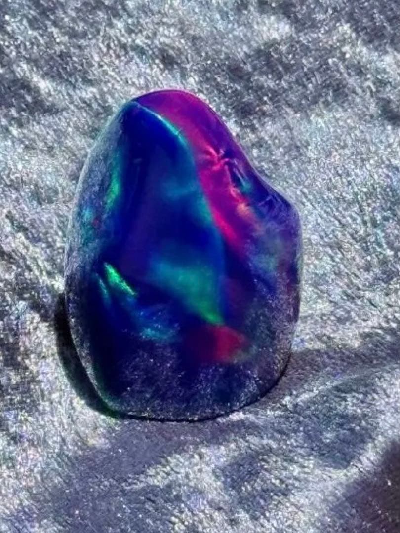 沖縄三線　人工オパールバチ　青紫の中に虹色が輝いてます