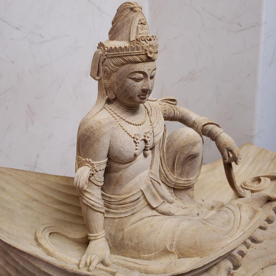 蔵出し特価　希少仏像　上彫り★楠材 一葉観音菩薩坐像★台付