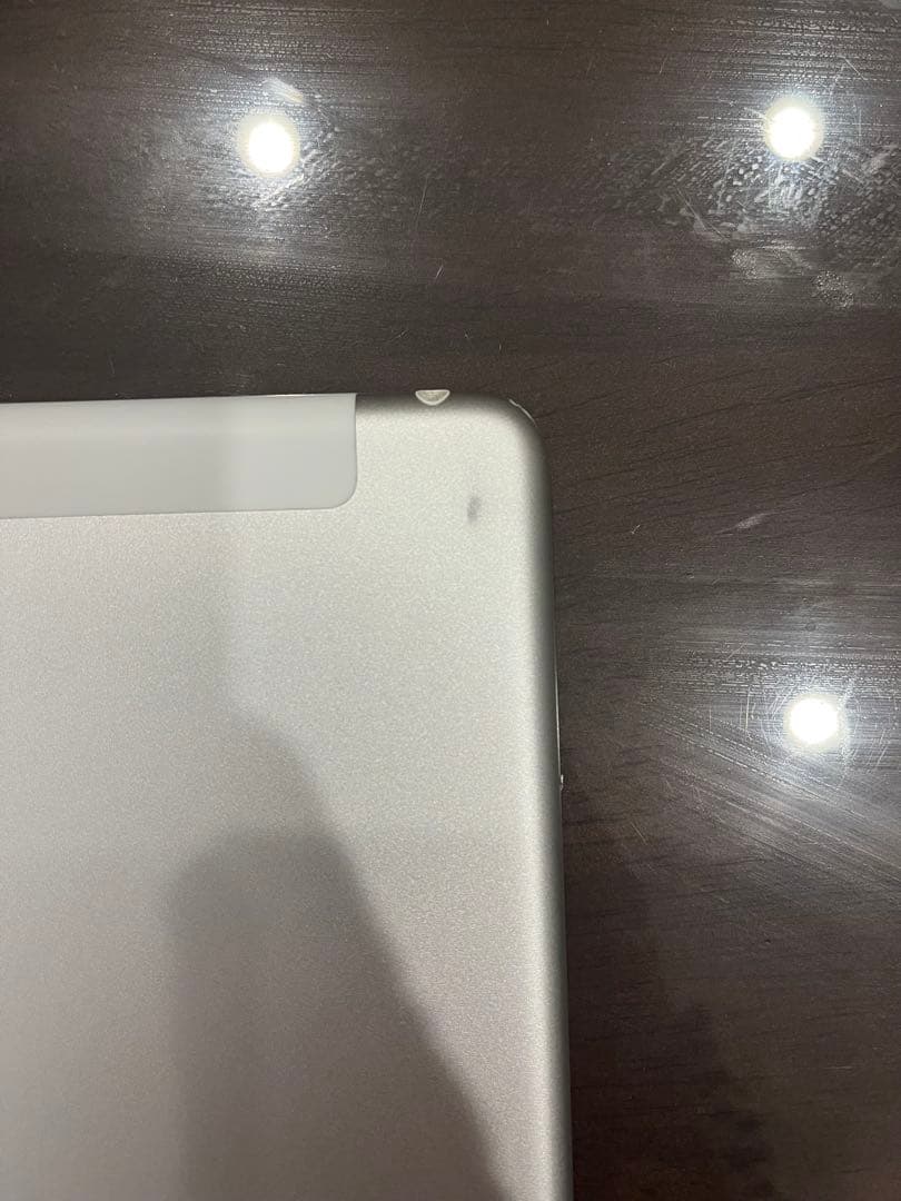 M*O様 Apple iPad 第5世代 32GB シルバー