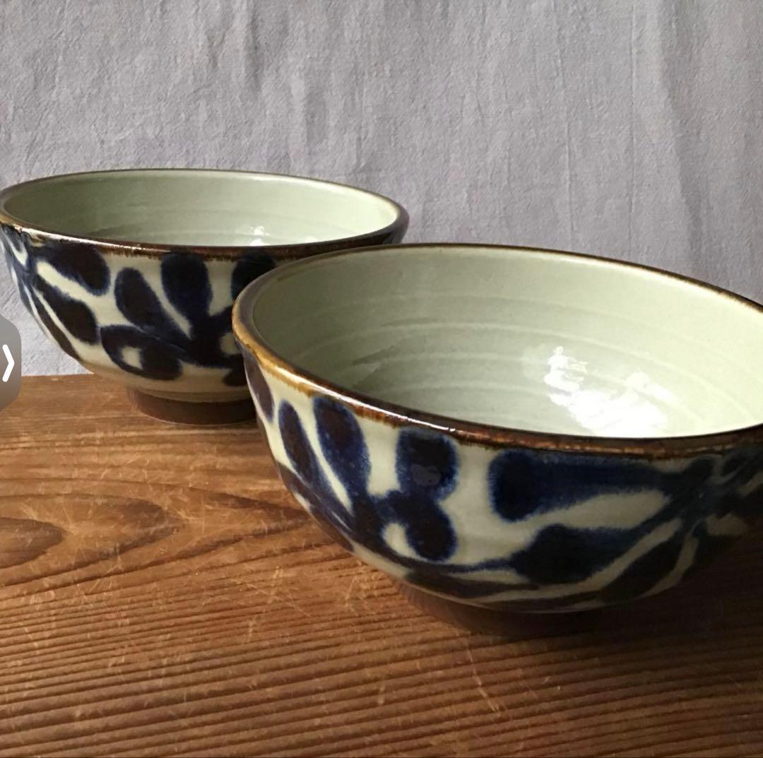 AAAです。新品美濃焼　琉球瑠璃唐草大麺鉢2枚・琉球ヌキ瑠璃唐草大麺鉢2枚