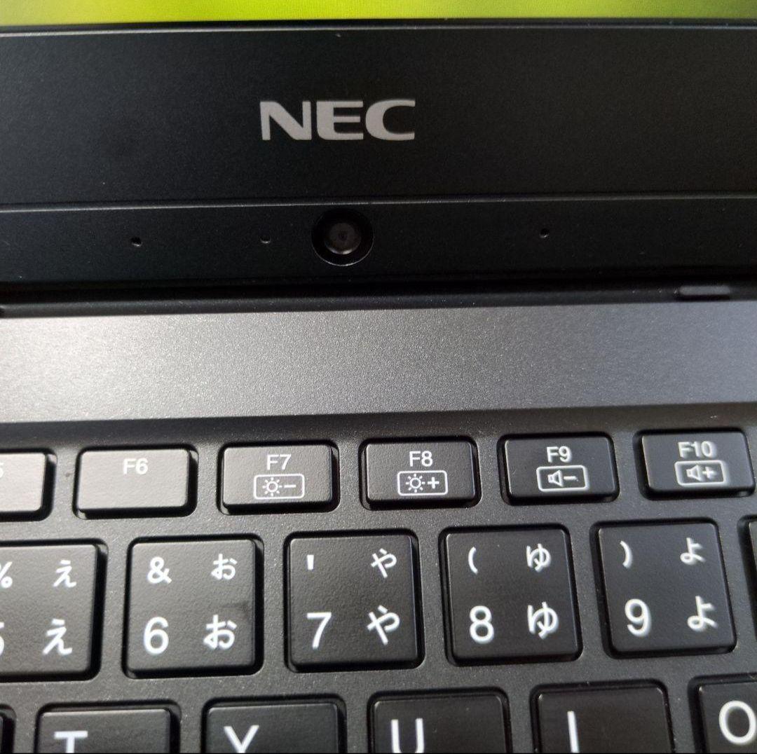 美品 コンパクトノートパソコン NEC 2019年製 第8世代i5 SSD搭載