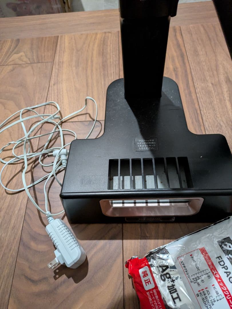 美品 極細軽量スティッククリーナー　KIC-SLDCP6-P　アイリスオーヤマ