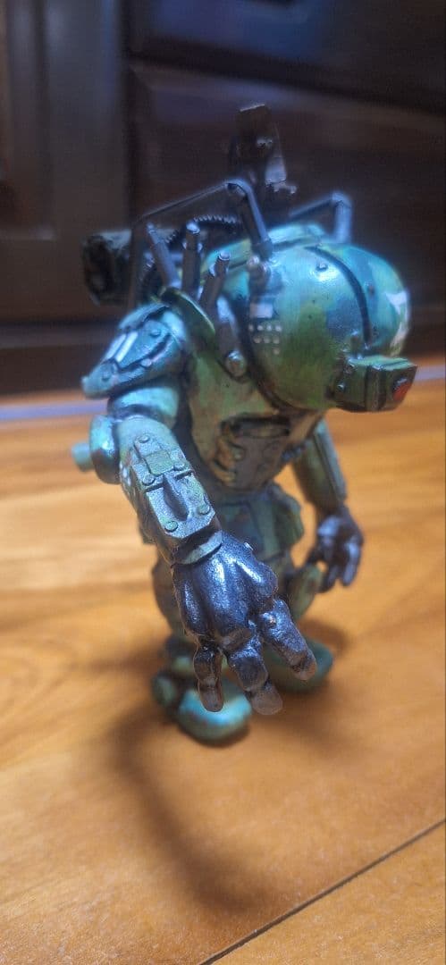 SF風ロボットフィギュア グリーン迷彩。ハンドメイド オリジナル作品。