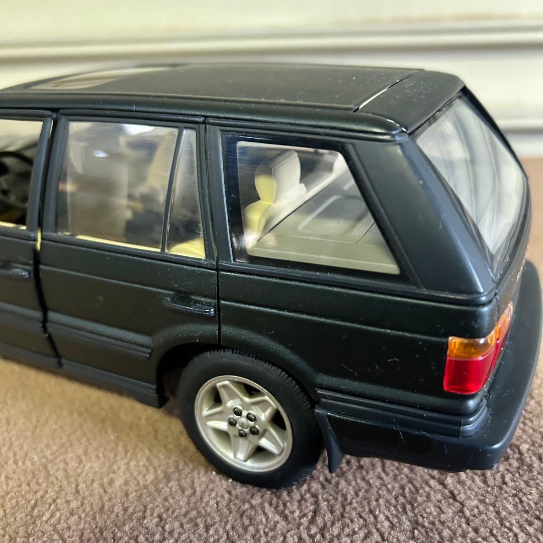 DB14★ミニカー★ オートアート製 1/18 スケール ランドローバー