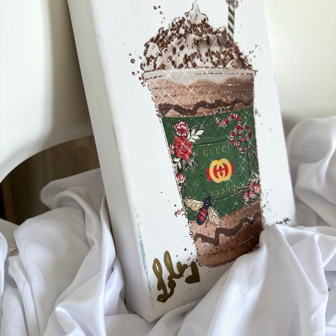 レア☆Lolaサイン入りオリバーガルGUCCIフラペチーノアート