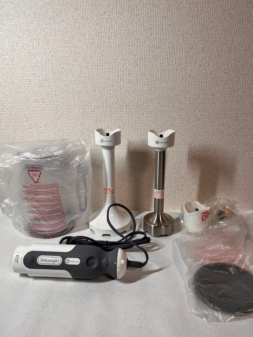 早い者勝ち　【ほぼ新品】デロンギ　ハンドブレンダーDHB721 ホワイト