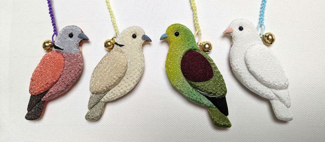 カワラバト　アオバト　ギンバト　ミカドバト　アカガシラカラスバト