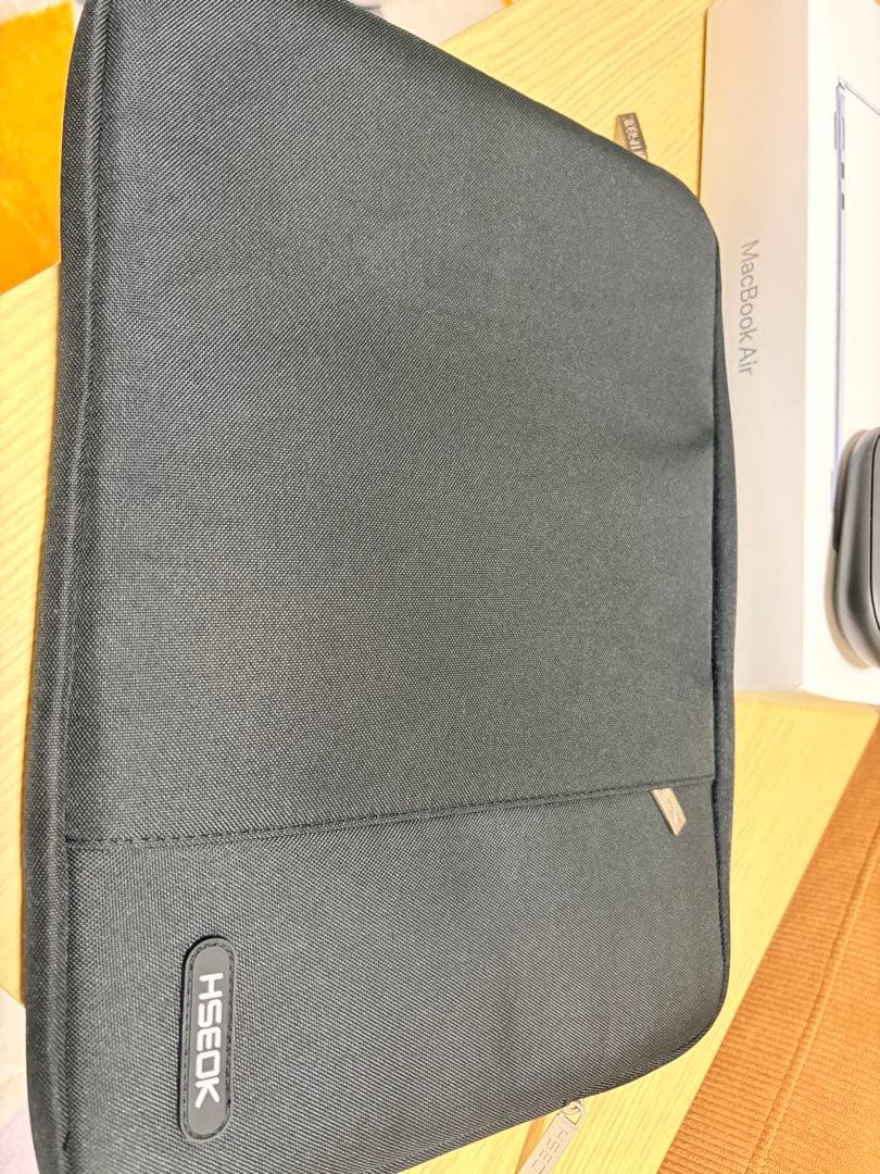 【ほぼ未使用】MacBook Air M4＋高品質ケース＆ロジクールマウス付き