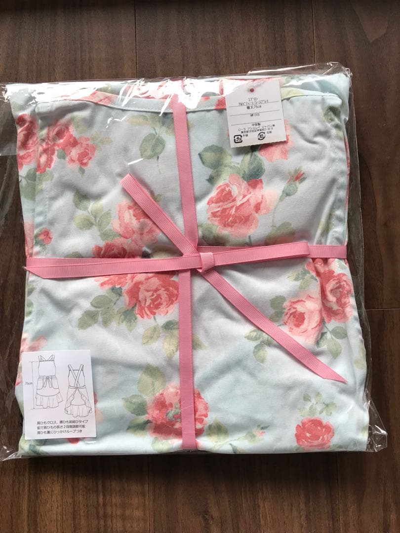 ローラアシュレイのエプロン‼️最終お値下げ