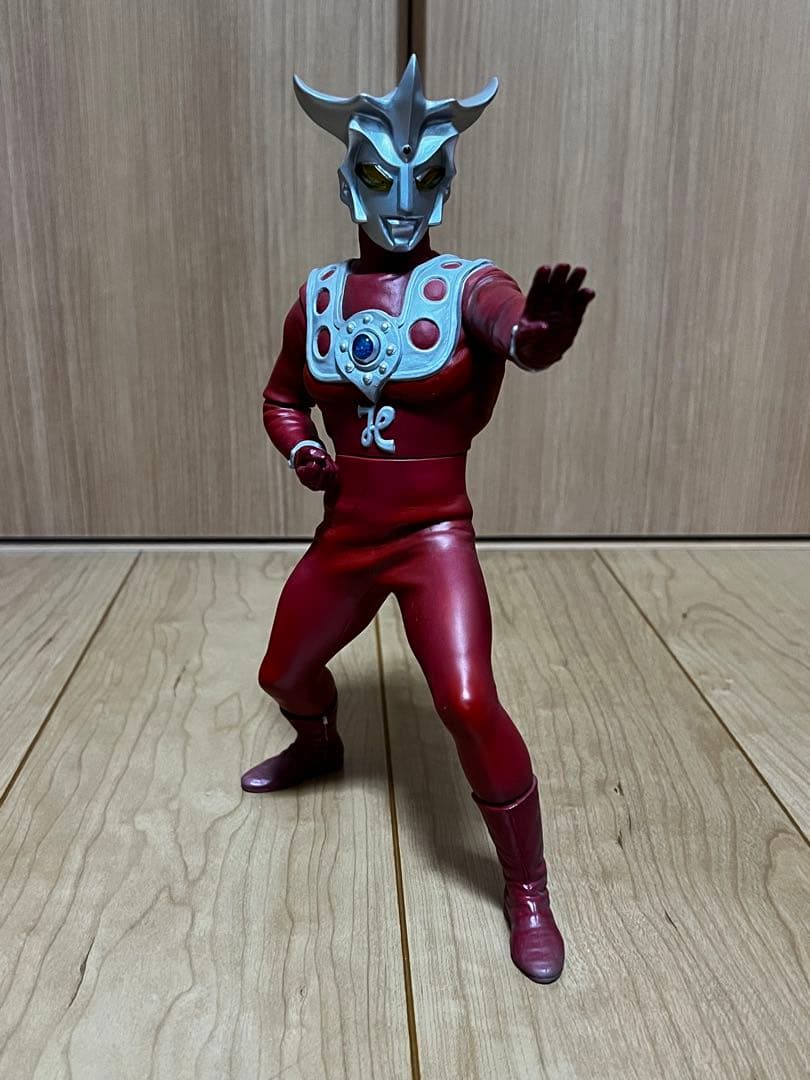 CCP ウルトラマンレオ ハイグレードver 発光ギミック付き