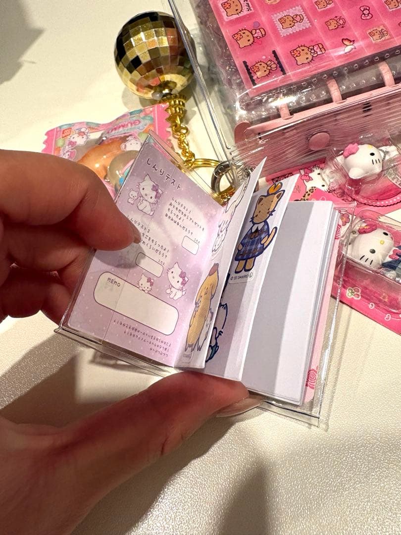 シール帳完成品⭐︎ボンドロ・タイルシール正規品⭐︎サンリオのみ