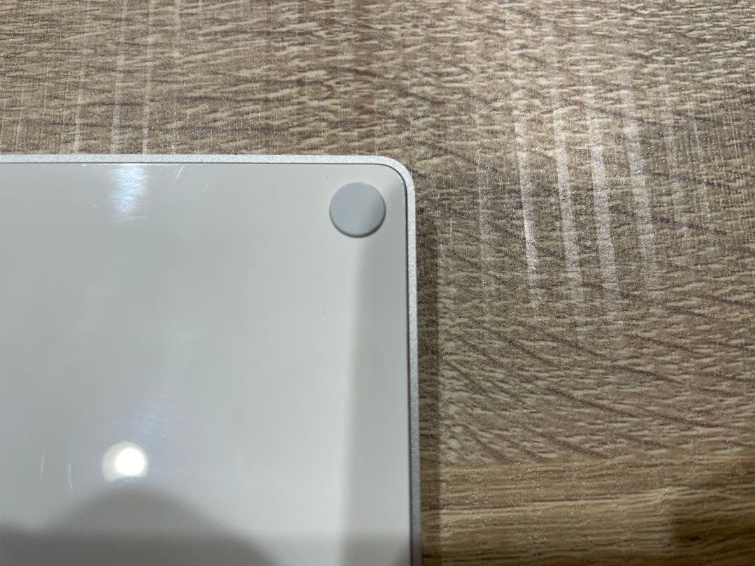 トトと　美品Magic Trackpad2 MJ2R2J/A A1535