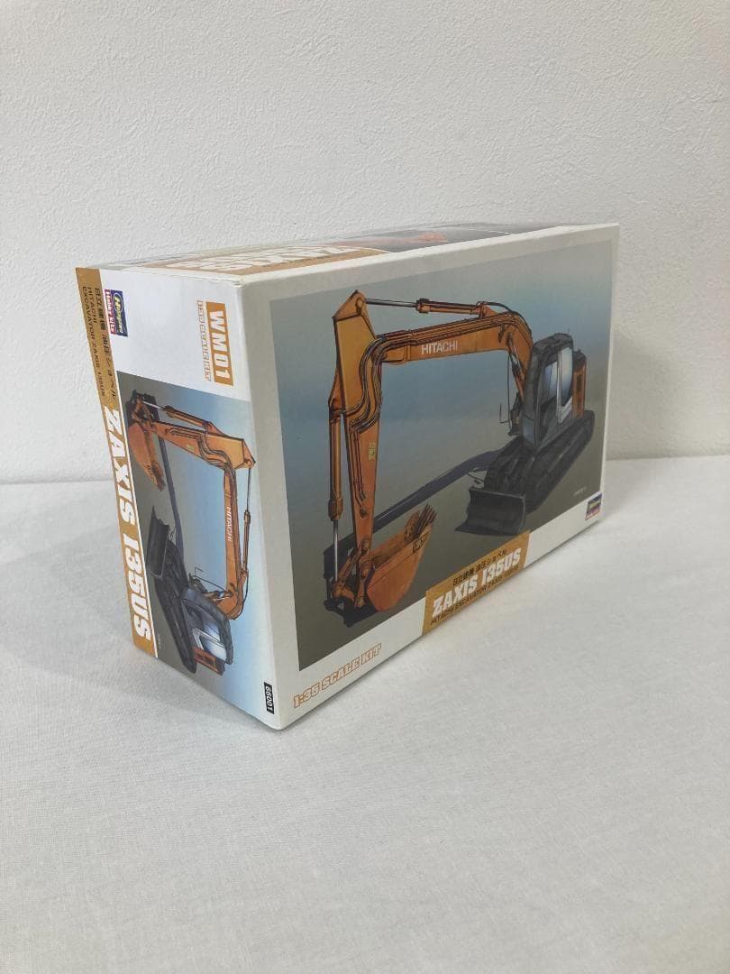 ハセガワ　日立建機　油圧ショベル　ZAXIS 135US プラモデル