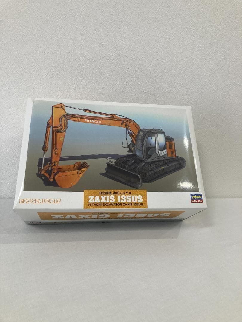 ハセガワ　日立建機　油圧ショベル　ZAXIS 135US プラモデル
