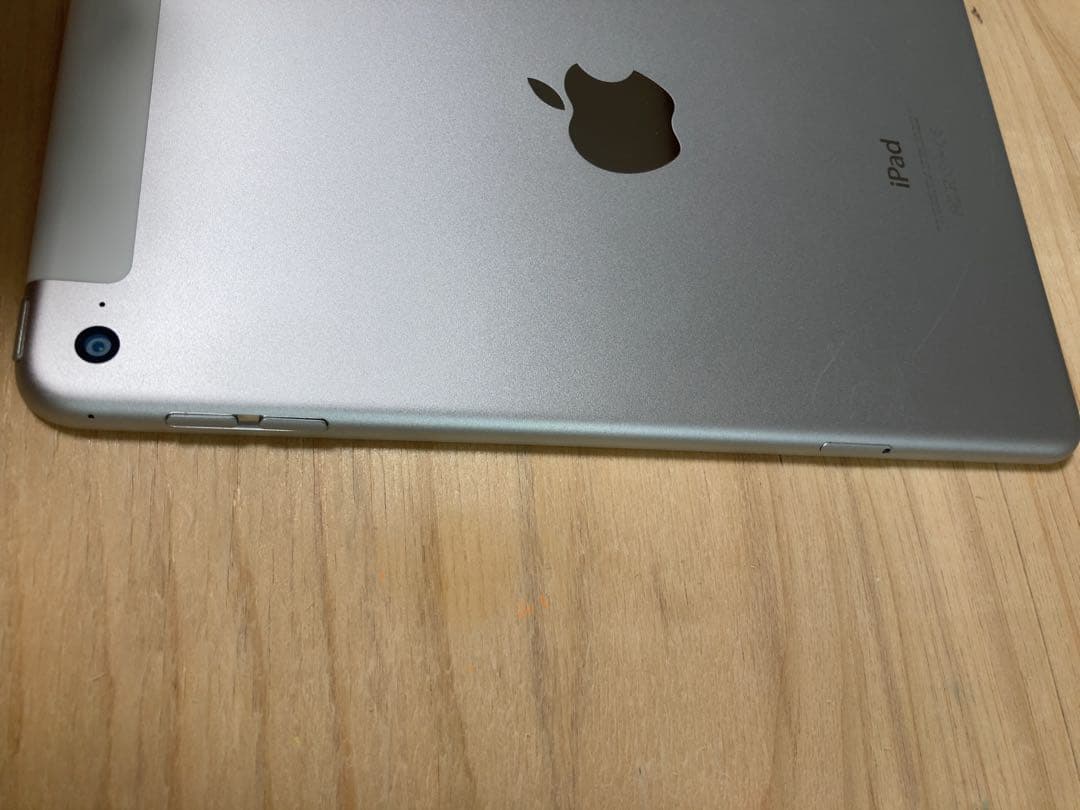 Apple iPad mini 4 シルバー 16GB