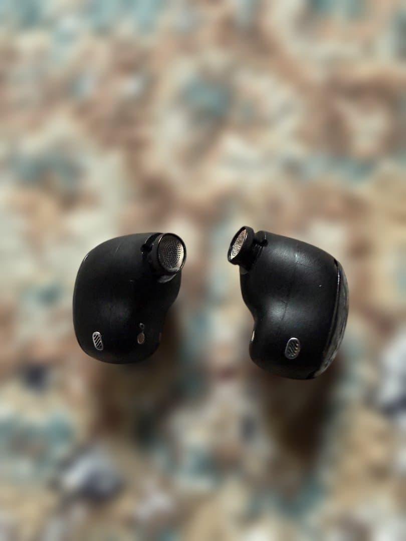 JBL ワイヤレスイヤホン LIVE BUDS3（ブラック）オマケ付き