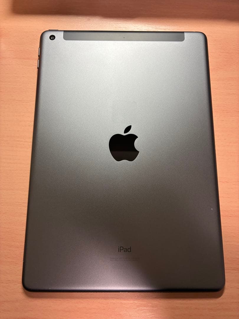 iPad 第7世代　32GB セルラーモデル　スペースグレー