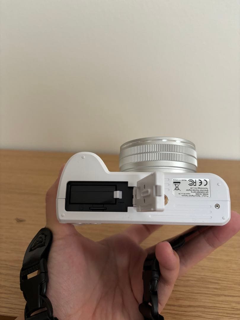 デジタルカメラSIXTARY