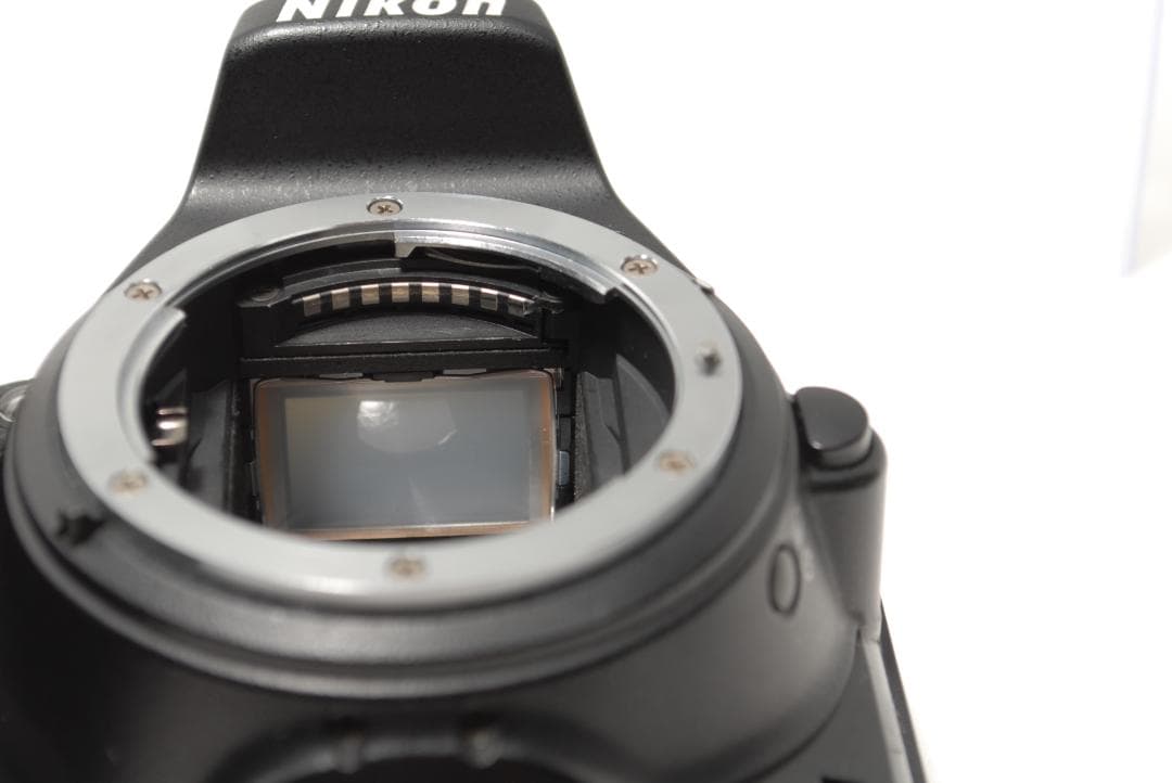 ☘️こと✨Wi-Fi内蔵☘️Nikon D5600 標準レンズキット