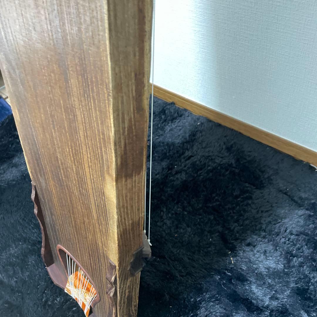 送料無料! 高級 和琴 お箏 綾杉彫り 義伸刀銘 和楽器 弦楽器 雅楽