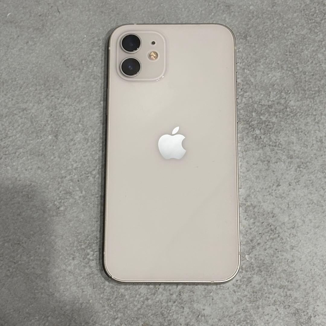 iPhone12 Apple ホワイト　初期化済み　simロック有　docomo