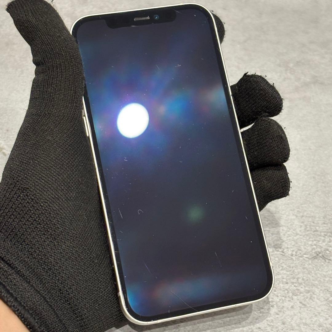 iPhone12 Apple ホワイト　初期化済み　simロック有　docomo