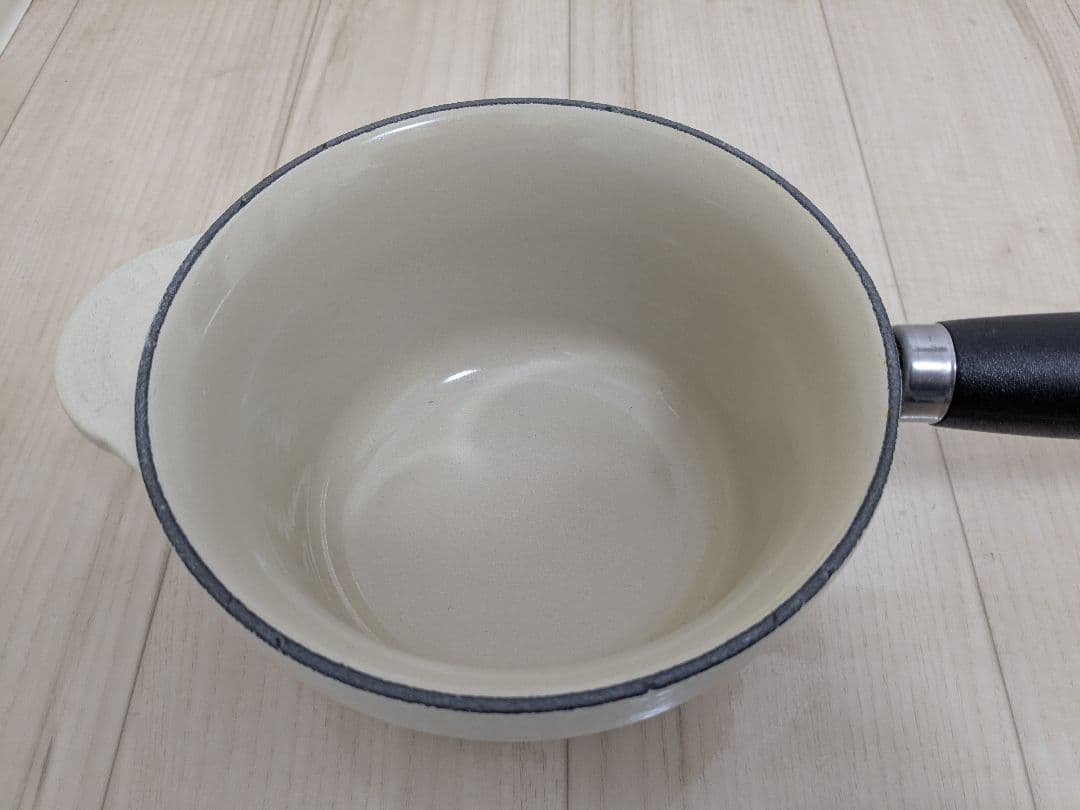 ソースパン LE CREUSET クリーム系　ル・クルーゼ