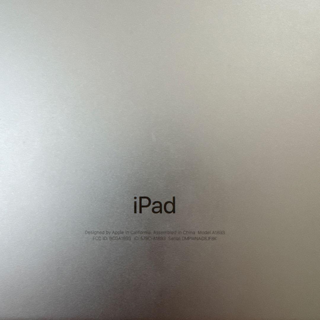 【本体+付属品】iPad 第6世代　32GB Wi-Fiモデル　シルバー