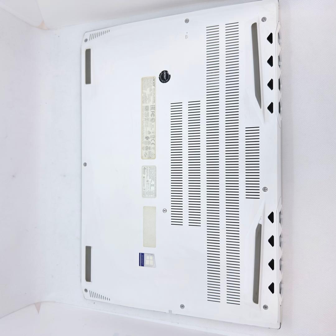 Windowsノート本体 Acer ConceptD7 i7-9750H/32GB/RTX2080 4K