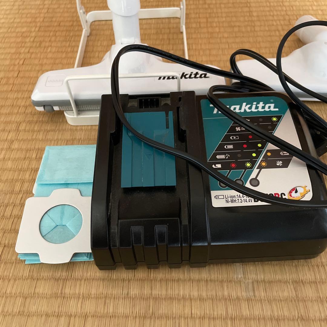 マキタ CL282FD 18V コードレス掃除機