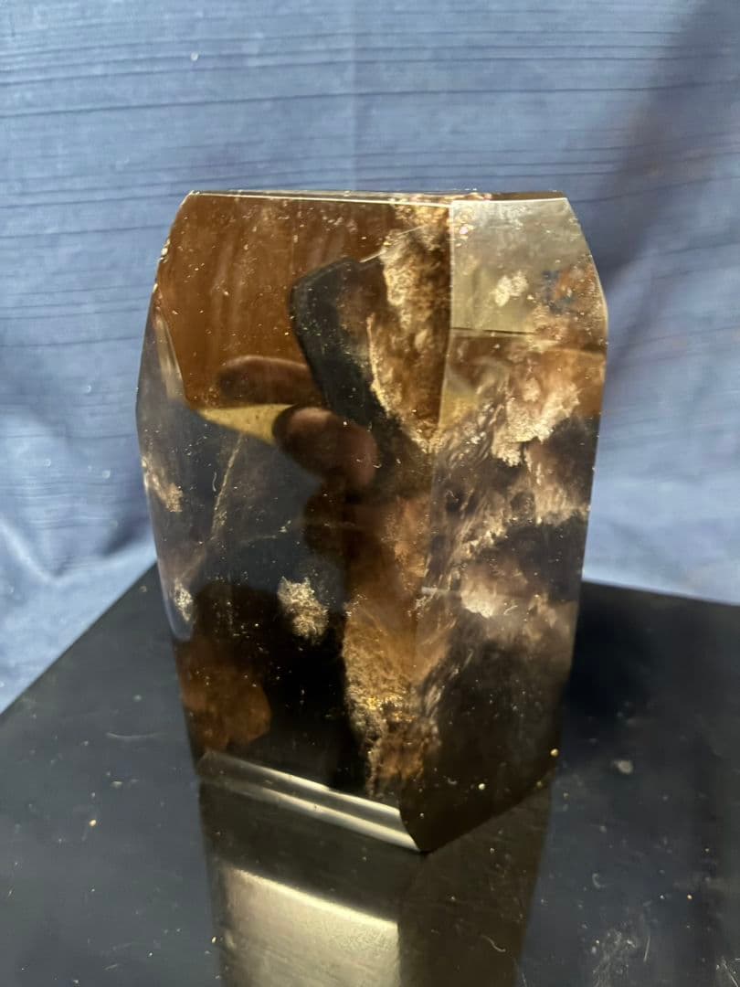 黒水晶　天然石　六角　縁起物置物Ｈ12㎝W 8㎝厚4㎝ 重さ72.3gm 置物