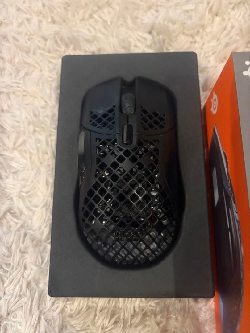 SteelSeries Aerox 5 Wireless 本体