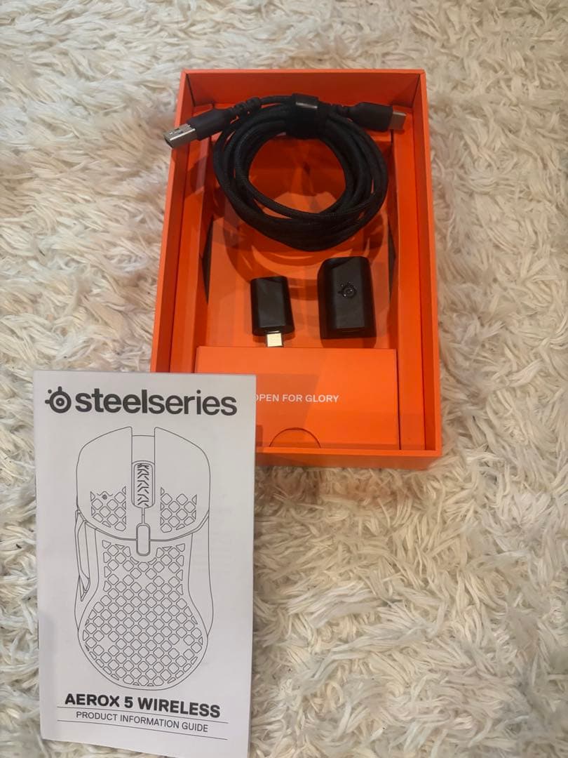 SteelSeries Aerox 5 Wireless 本体