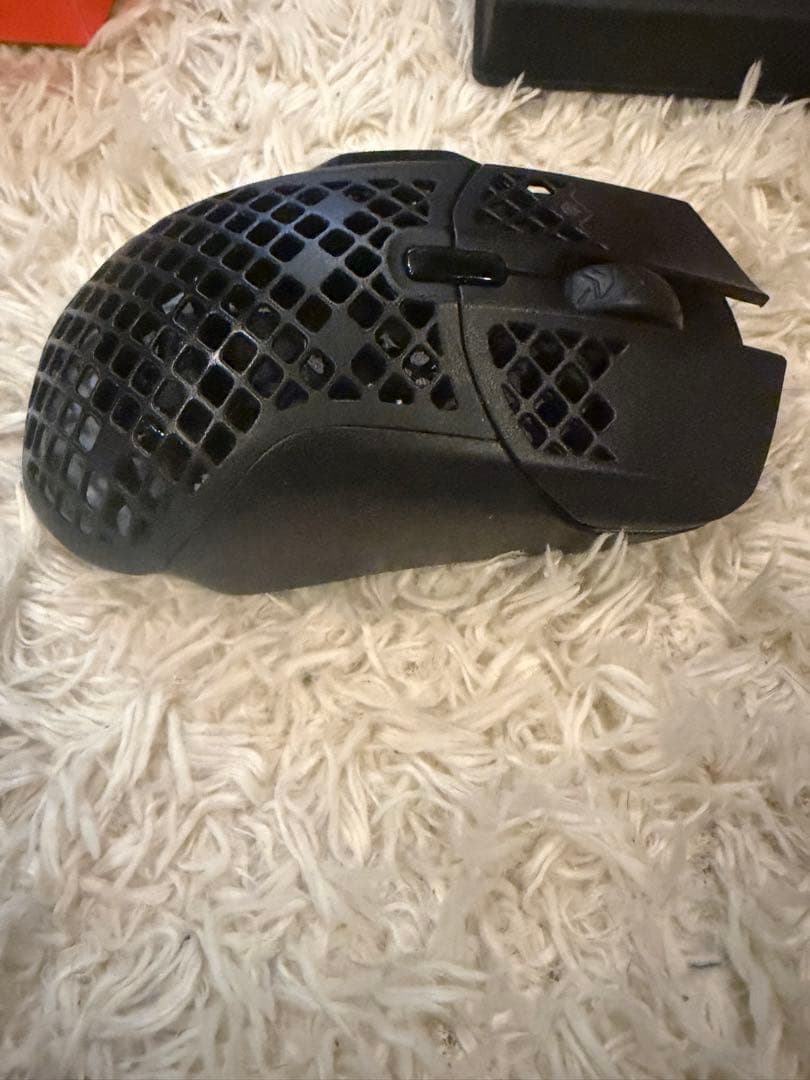 SteelSeries Aerox 5 Wireless 本体
