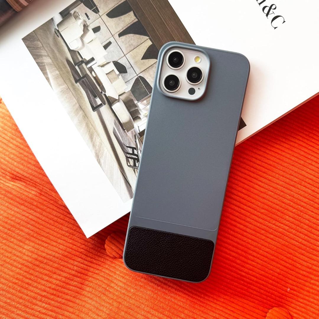 Clicks iPhone 15 Pro Max 用 キーボード付きケース